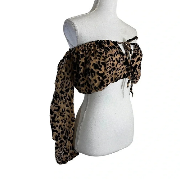 Windsor Cold Shoulder Cropped Blouse Small Leopard Print Velour Textured Keyhole - Picture 8 of 9